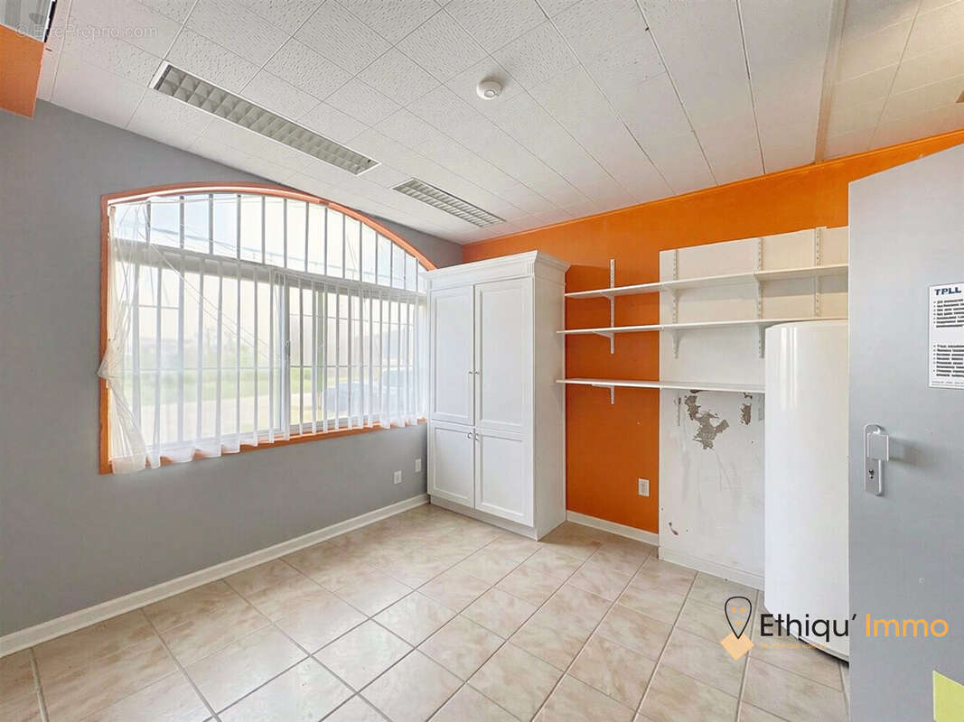 Commerce 50 m² à Chaumont  - photo 7