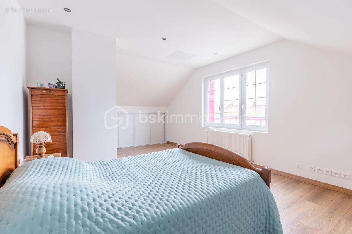 Maison à VERT-LE-GRAND