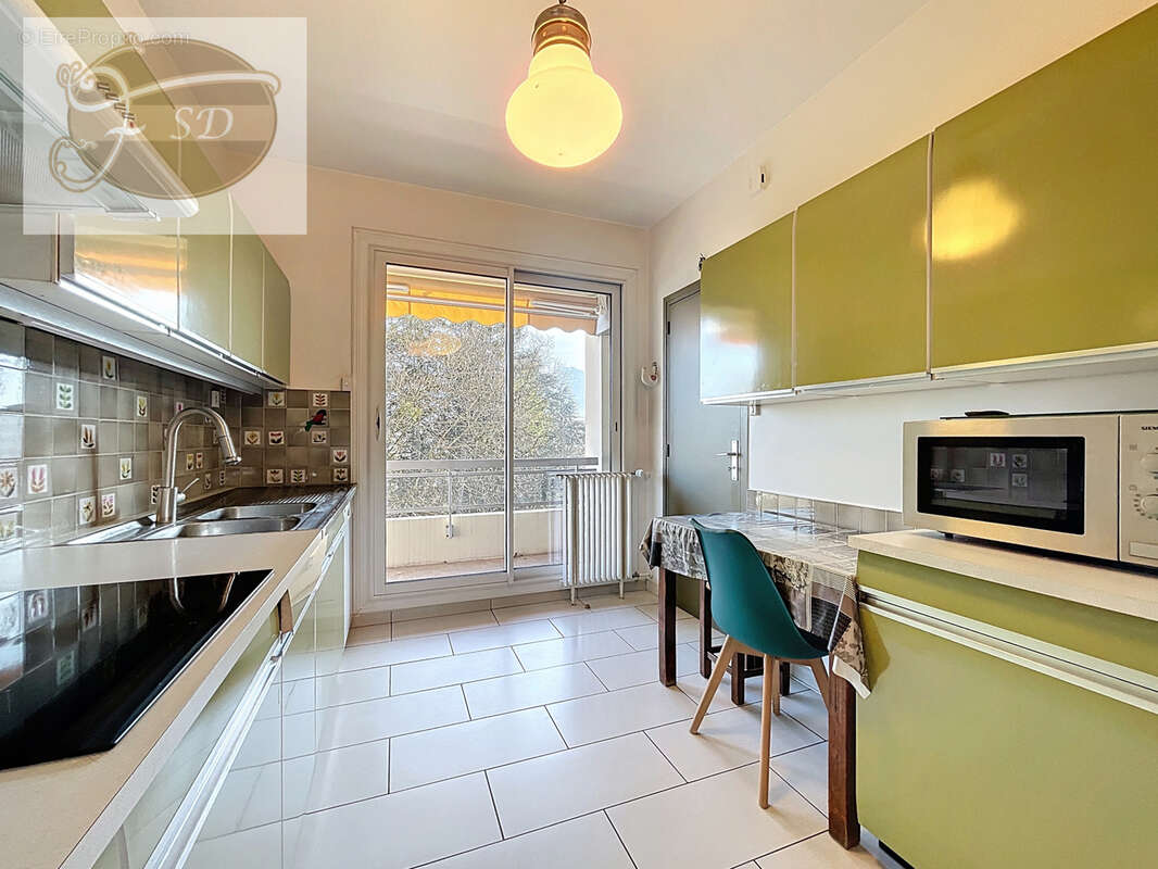 Appartement à MEYLAN