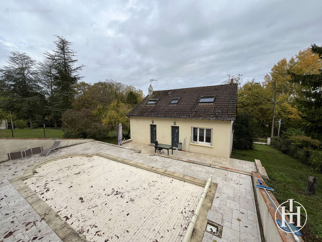 Maison à SAINT-LOUP-DES-CHAUMES