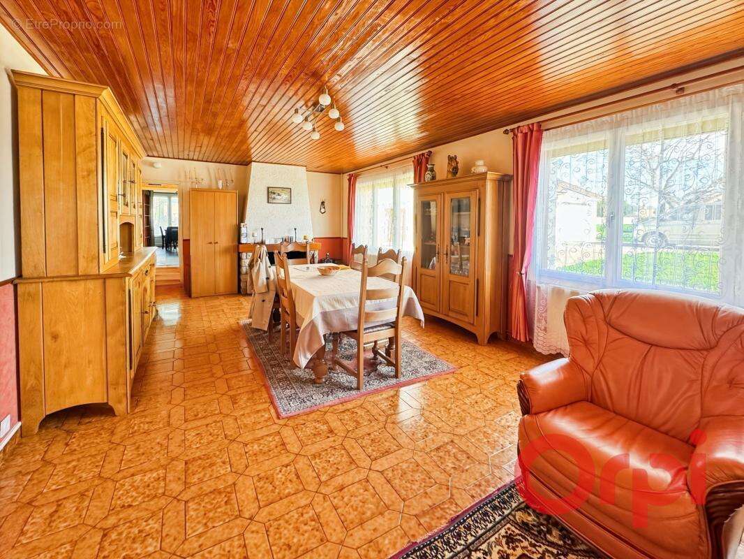 Maison à CHALIVOY-MILON