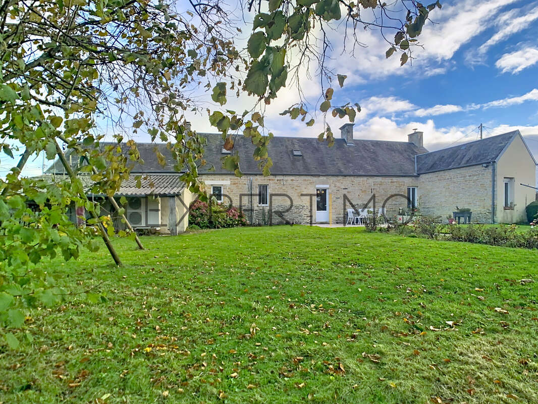 Maison à NOYERS-BOCAGE