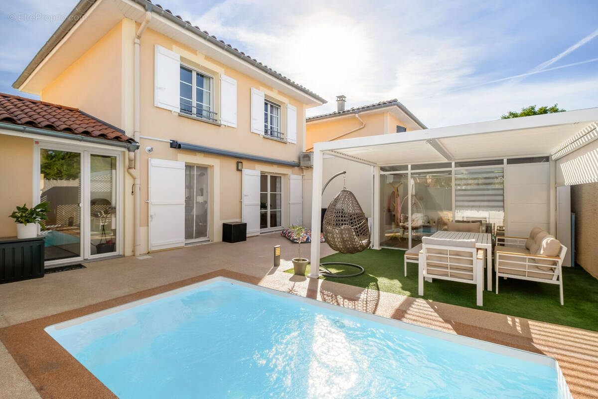 Photo 1 - Maison à CORBAS