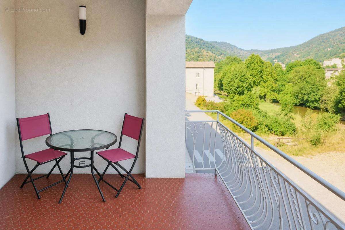 Élégante maison de plus de 200 m² à Axat rénovée avec extérieurs - photo 18