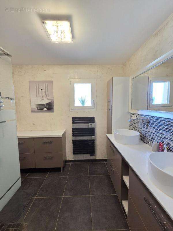 Maison à SAINT-GERVAIS-SUR-ROUBION