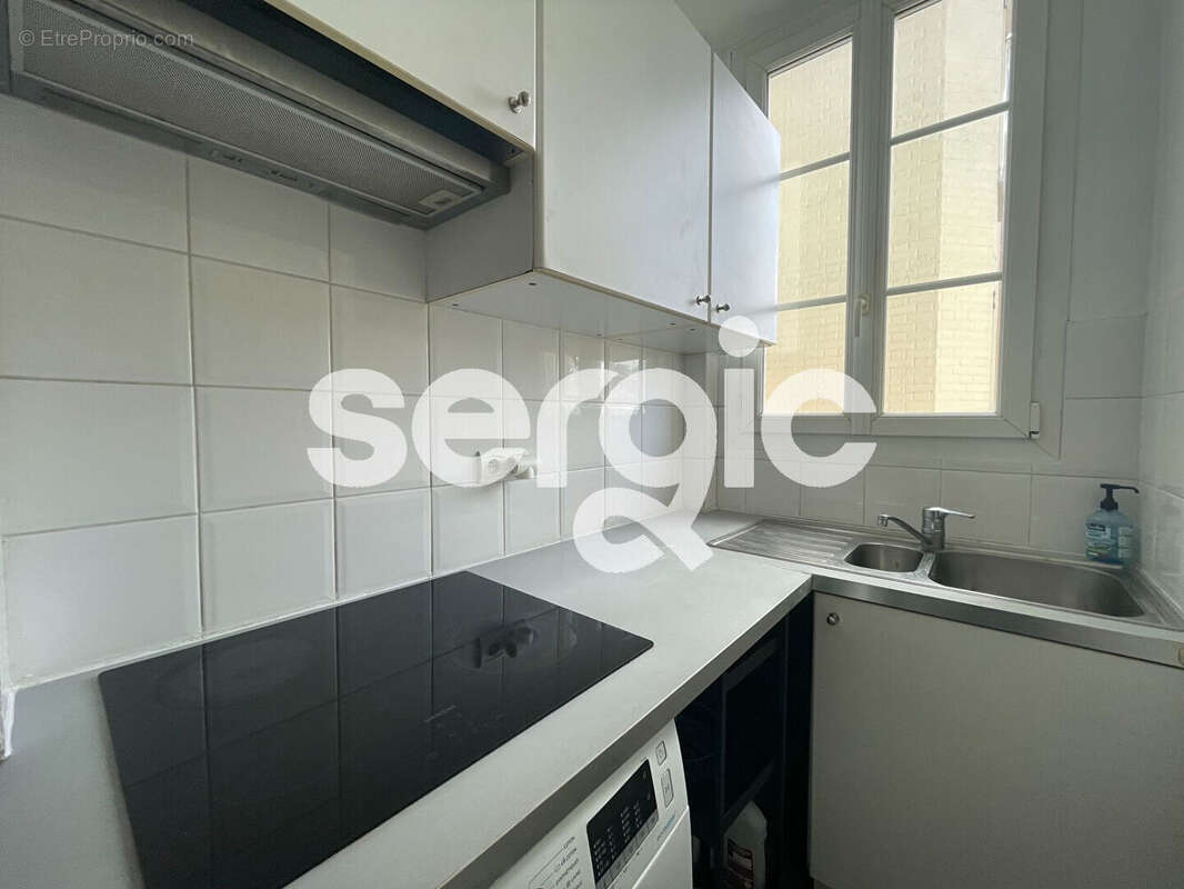 Appartement à PARIS-14E