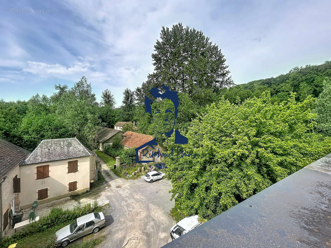 Appartement 450 m² à Bazeilles  - photo 4