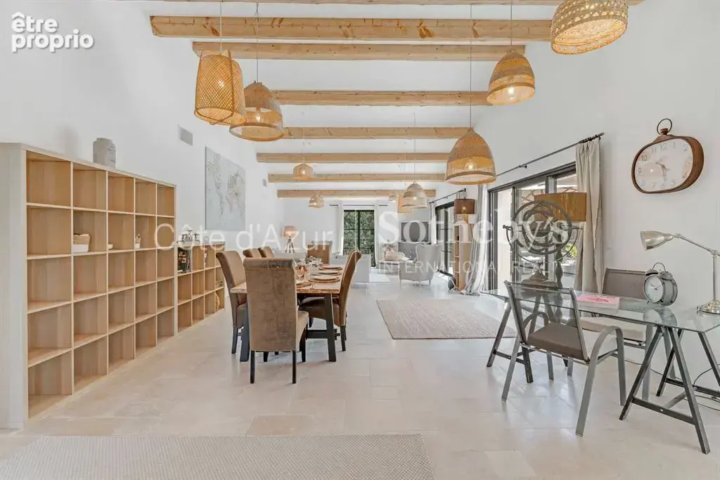 Golfe de Saint Tropez, villa rénovée de 300 m² avec six suites et piscine proche Port Grimaud - photo 2