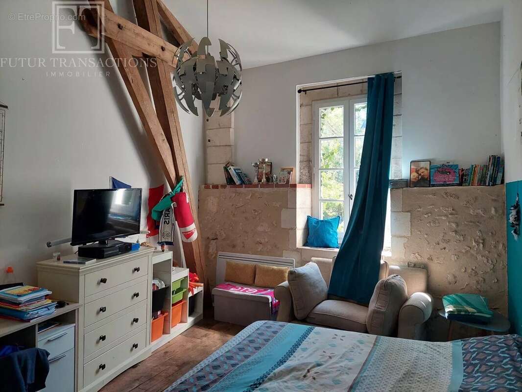 Maison à BOURDEILLES