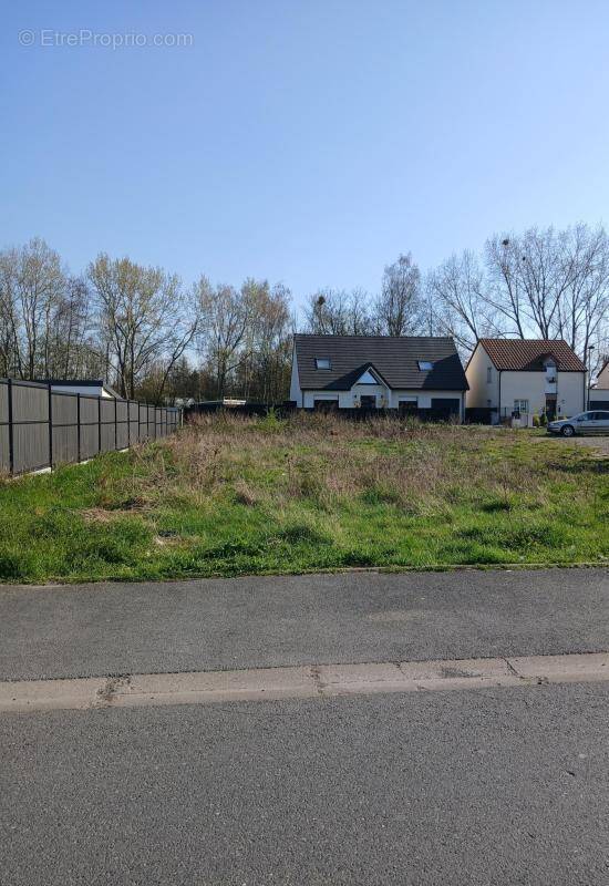 Terrain à ROOST-WARENDIN