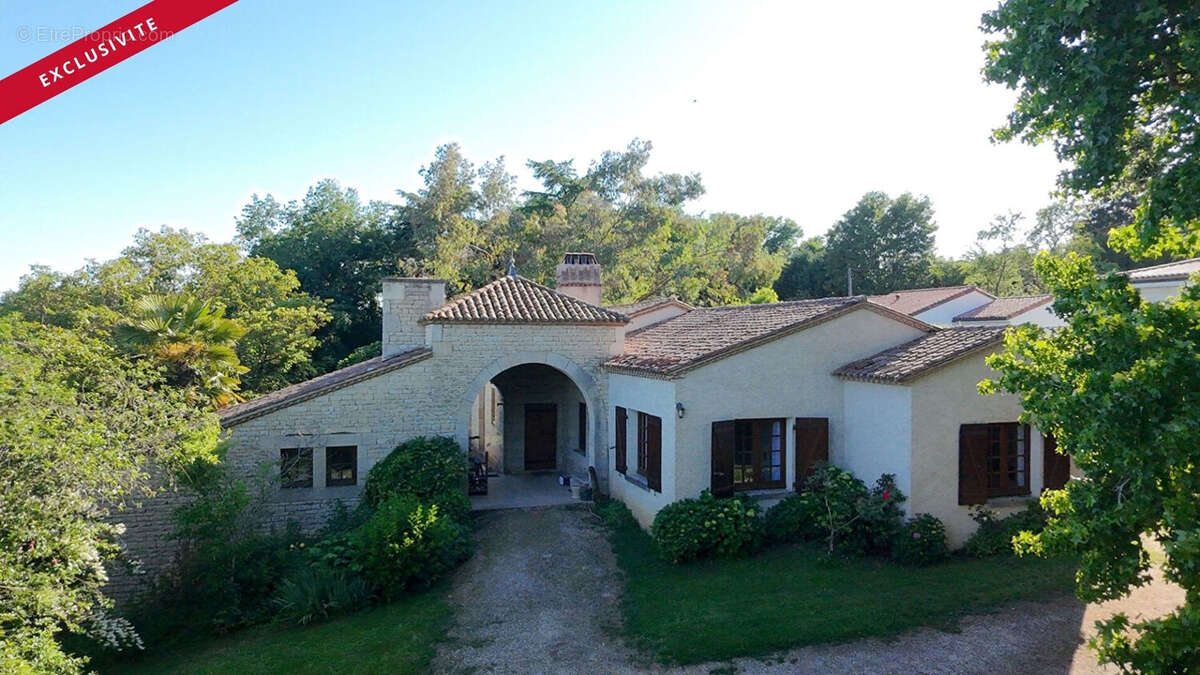 Maison à SAVIGNE