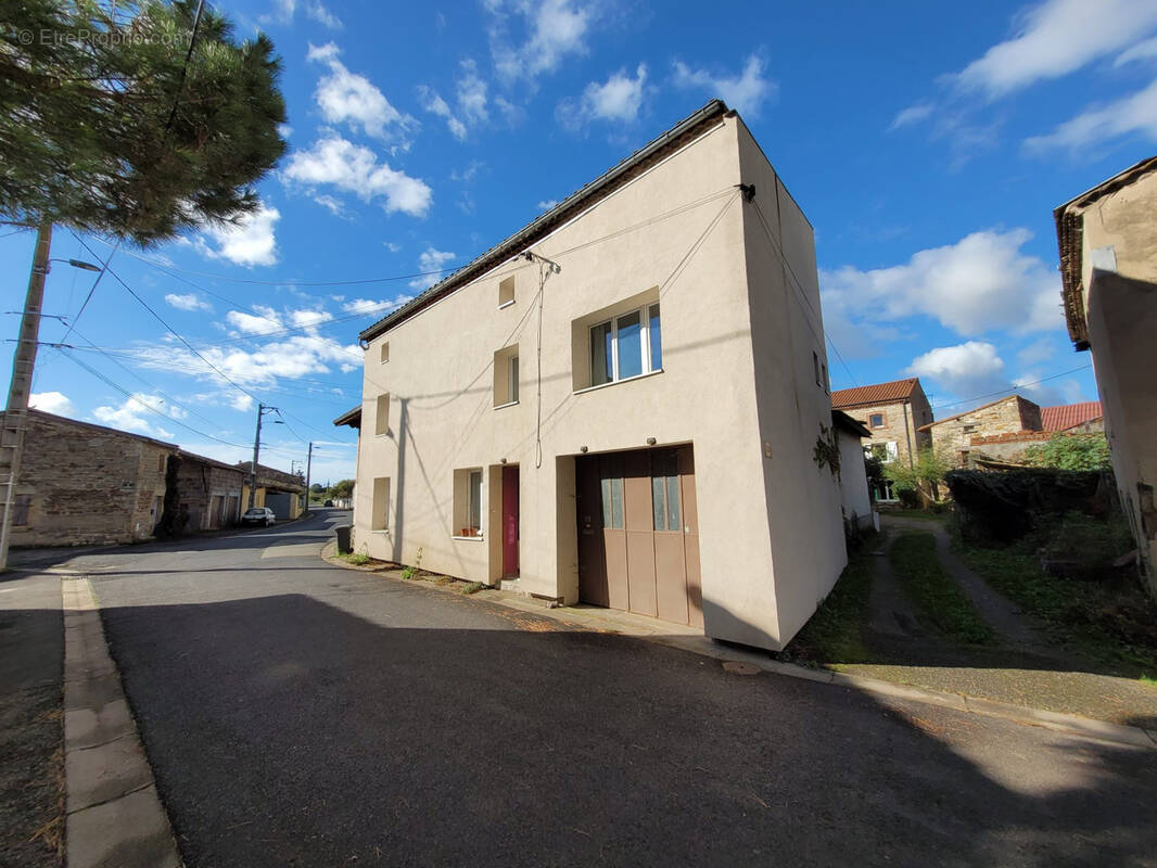Maison à SEYCHALLES