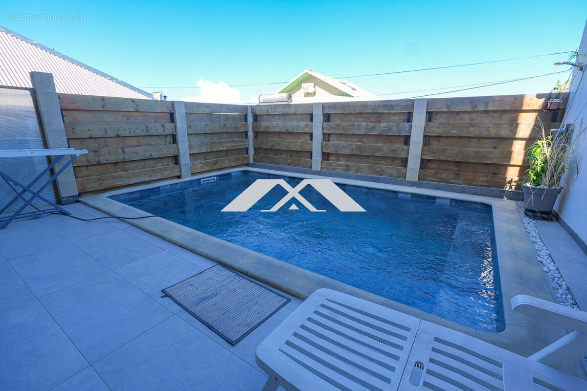 Maison 120 m² à Saint-Pierre  - photo 8