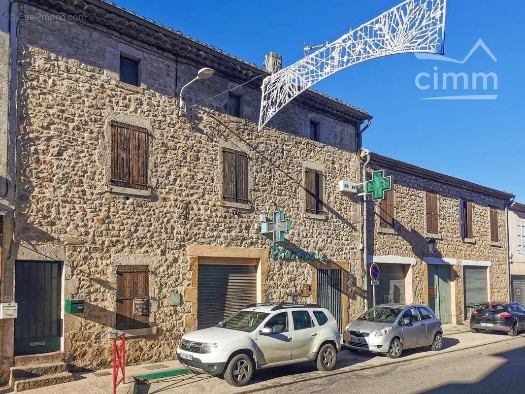 Maison à LABLACHERE