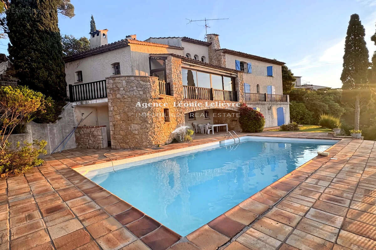 Maison à LES ISSAMBRES