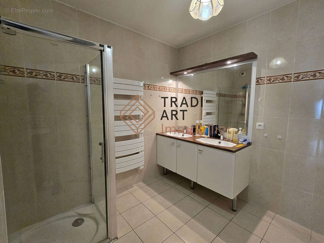 Appartement à SAINTE-GENEVIEVE-DES-BOIS