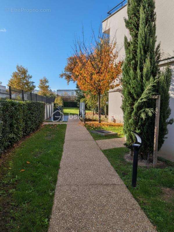 Appartement à COURCOURONNES