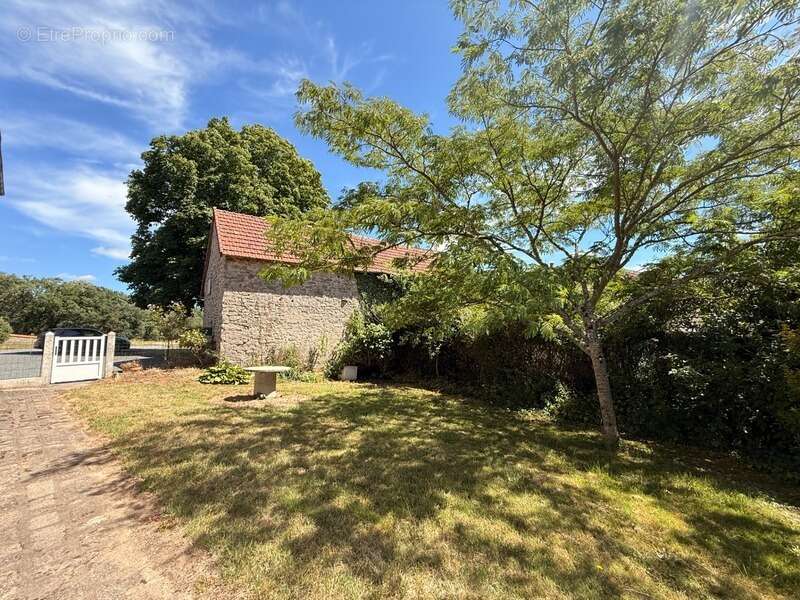 Maison en pierre de 126m², 4 chambres, avec grange 65 000 € - photo 35