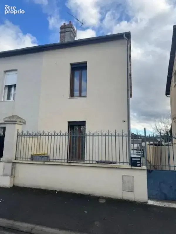 Maison à BELLEU