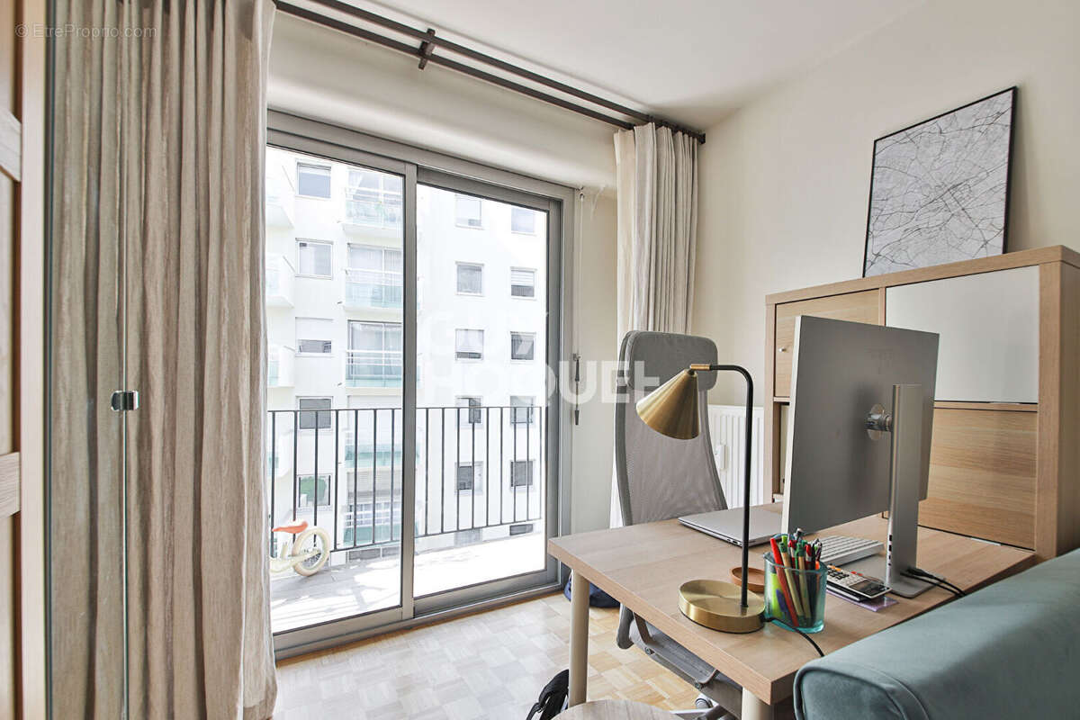 Appartement à PARIS-15E