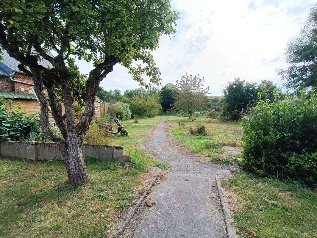 Maison à SAINT-QUENTIN