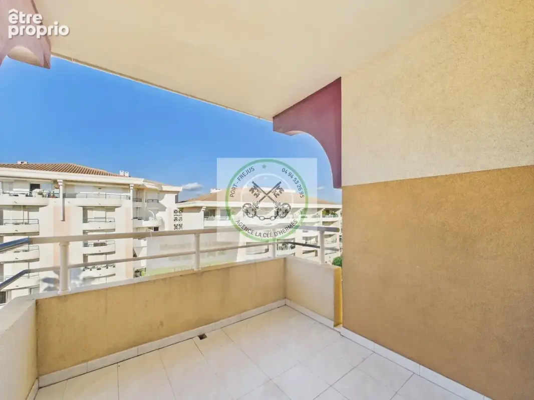 Appartement  meublé 2 pièces rénové avec vue mer et port - photo 12
