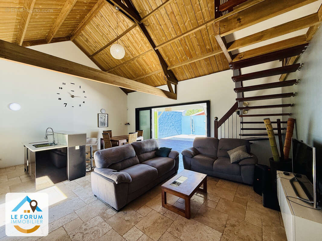 Saint pierre 97410 - villa avec piscine - belles prestations - très bien située - condé - accès rapide 4 voies - photo 3