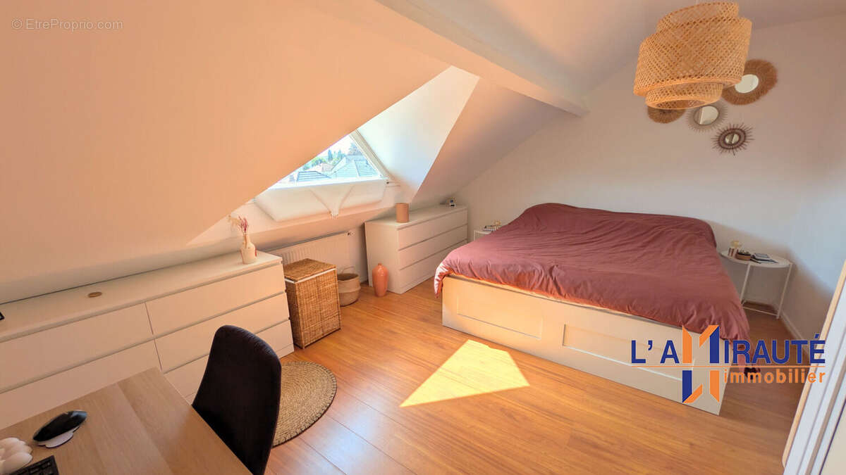 Appartement à HOUILLES