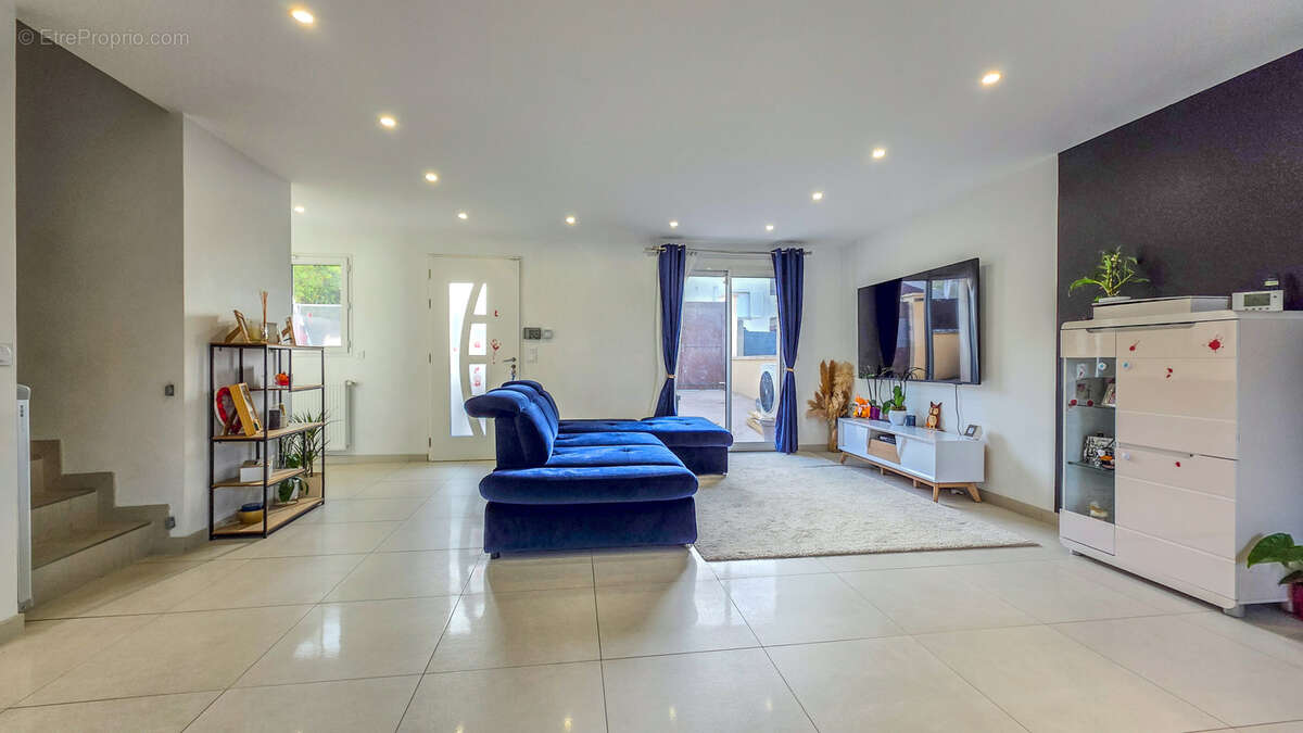 Maison à SARTROUVILLE