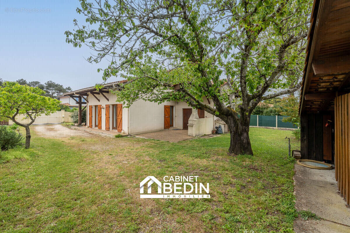 Maison à ARES