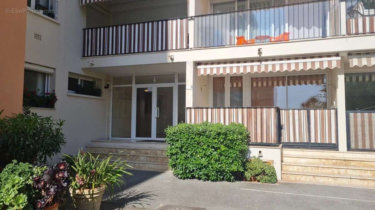 Appartement à ROQUEBRUNE-CAP-MARTIN