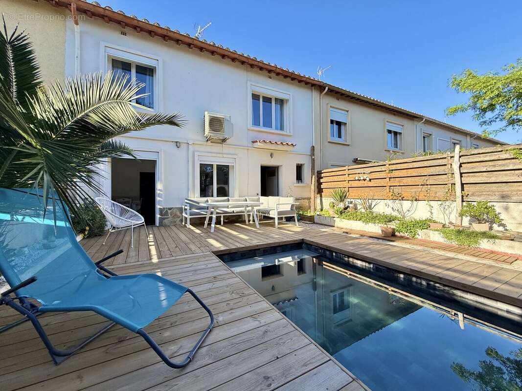 Maison à SAINT-ESTEVE