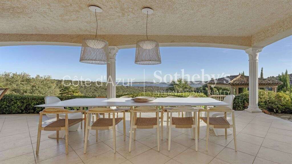 Maison de prestige à vendre dans le Golfe de Saint-Tropez, avec héliport privé - photo 8
