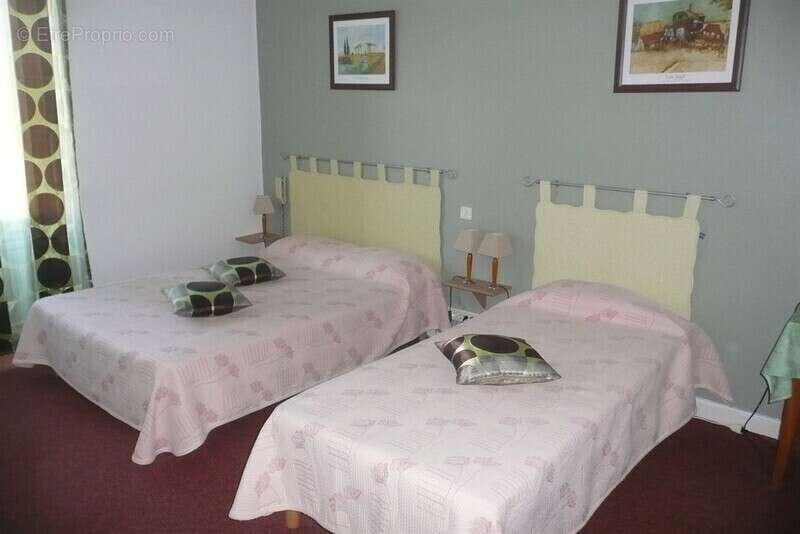 Maison à SAINT-CHAMARAND