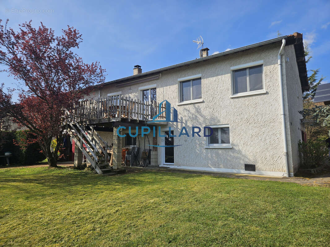 Maison à RENAISON