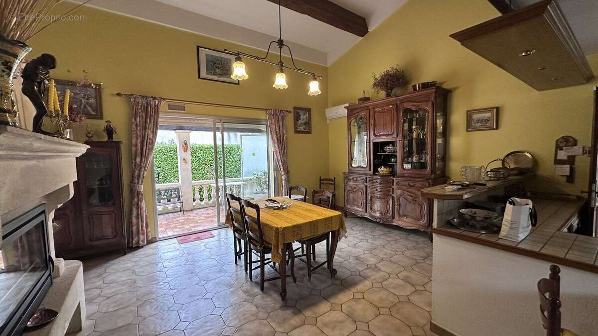 Maison 129 m² à Saint-Clement-De-Riviere  - photo 5