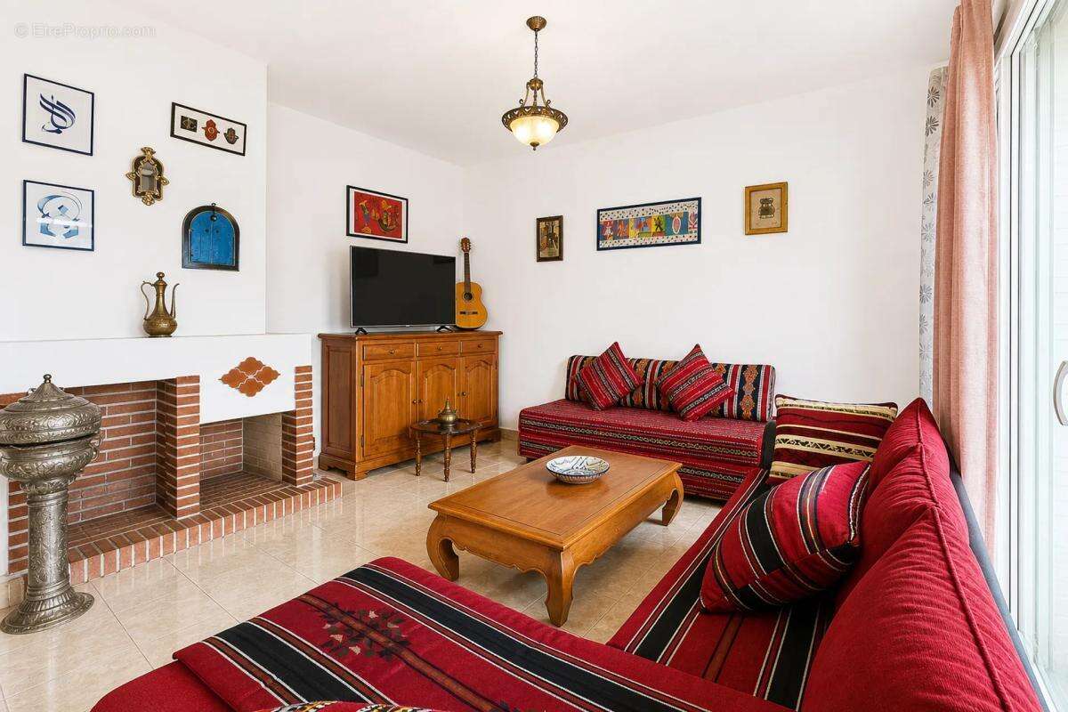 Appartement à MARSEILLE-4E