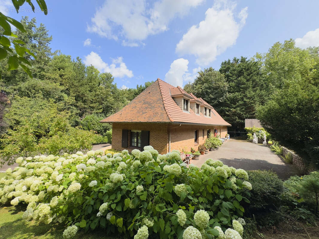 Maison à BEAURAINVILLE