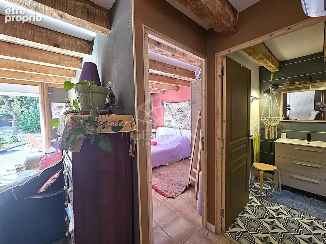 Mazan à vendre en Exclusivité maison de plain pied avec piscine sur un terrain de plus de 2600m² - photo 12
