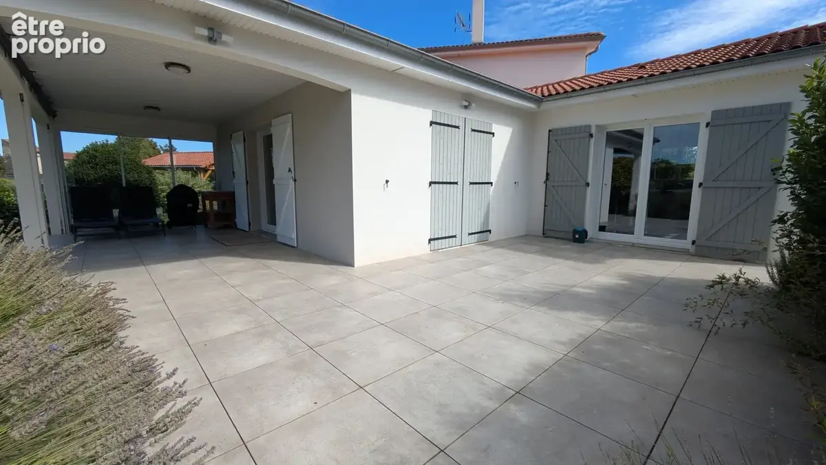 Villa avec 4 chambres, 1 bureau, 1 garage sur 1810m2 de terrain - photo 5