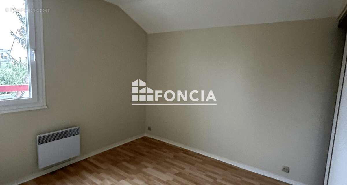 Maison à LES BORDES