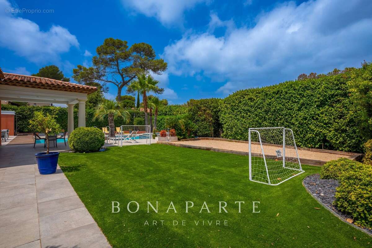 Mougins Villa de plain pieds dans un domaine à 1O minutes du bord de mer - photo 10