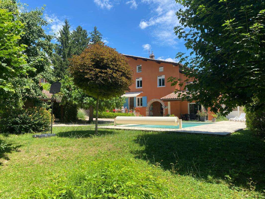 Maison à FONTAINES-SAINT-MARTIN