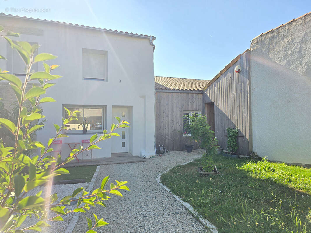 Maison à SAINT-XANDRE