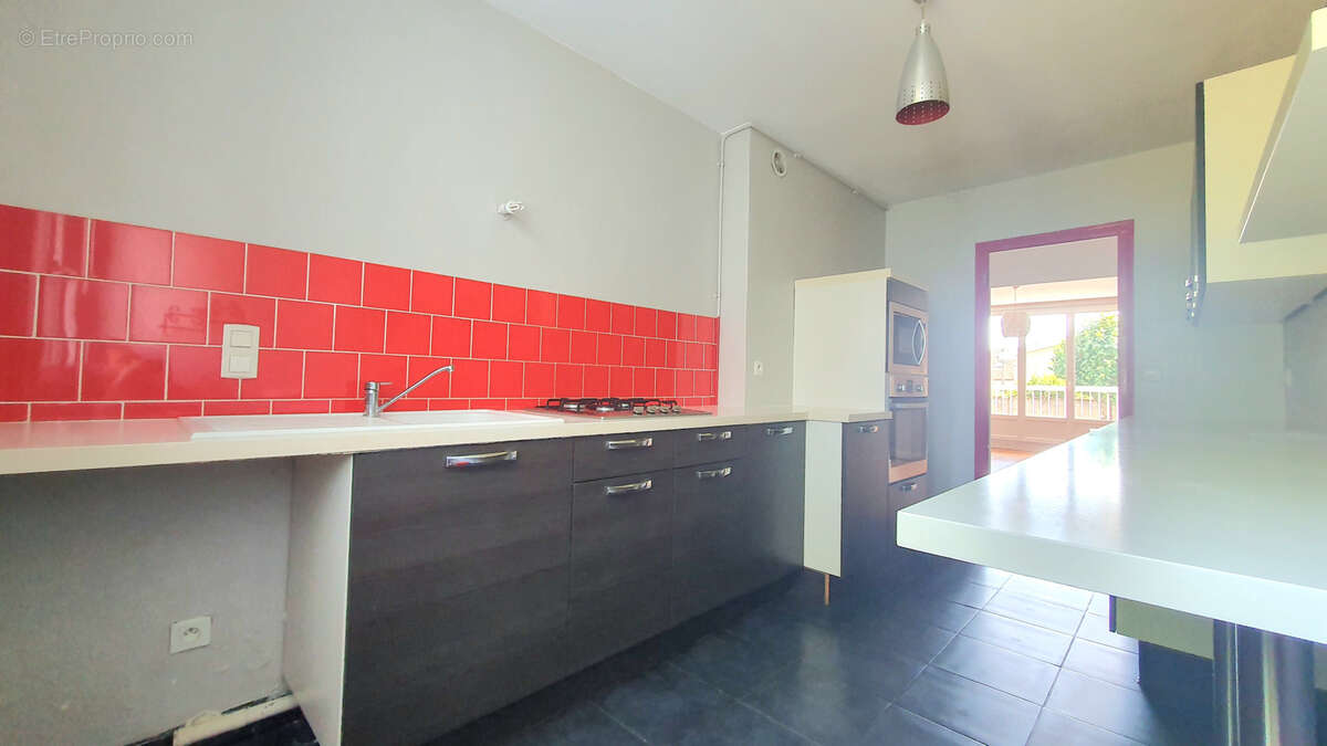 Appartement YZEURE CENTRE 108.12m2 - photo 2