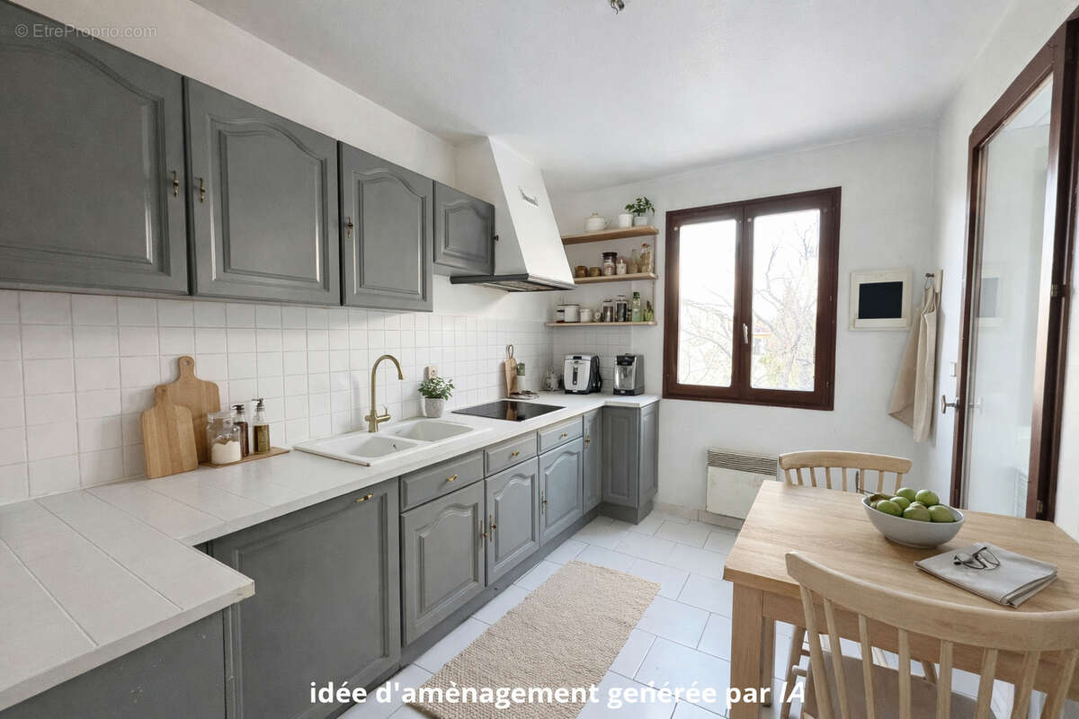 Appartement à EGUILLES