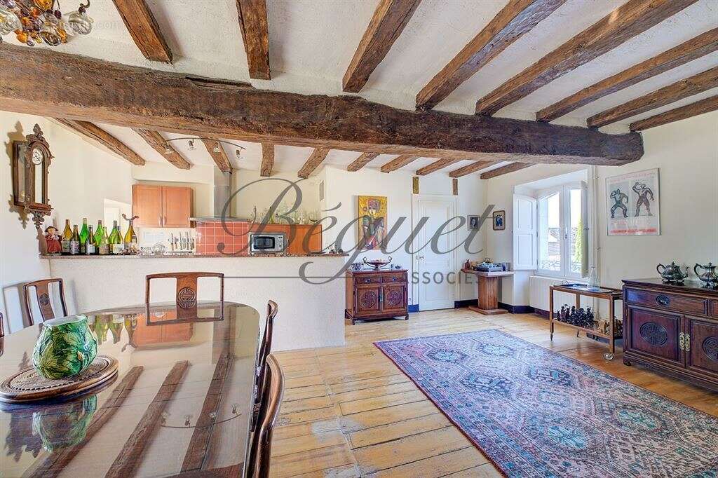 Maison à FAYE-LA-VINEUSE