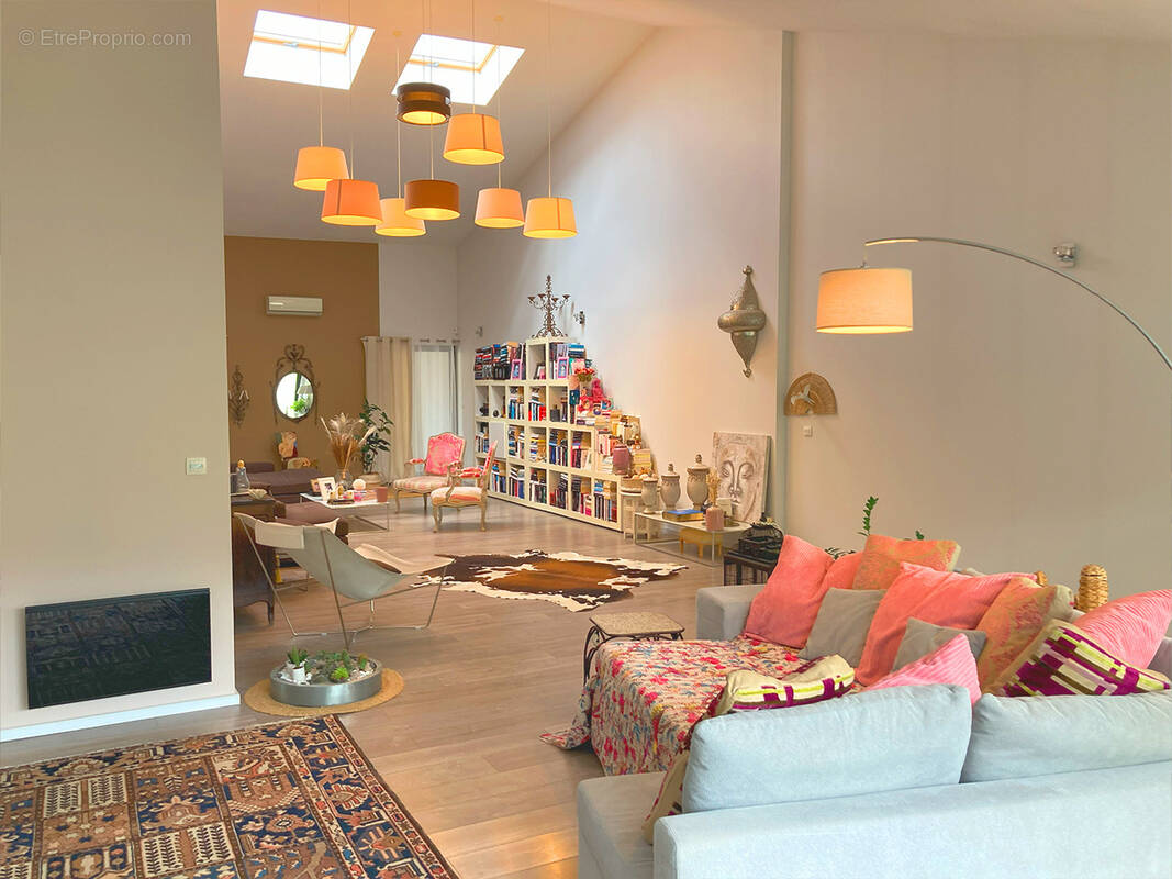 Maison à MONTELIMAR