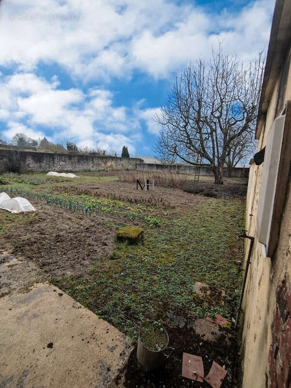 Parking à MORTAGNE-AU-PERCHE