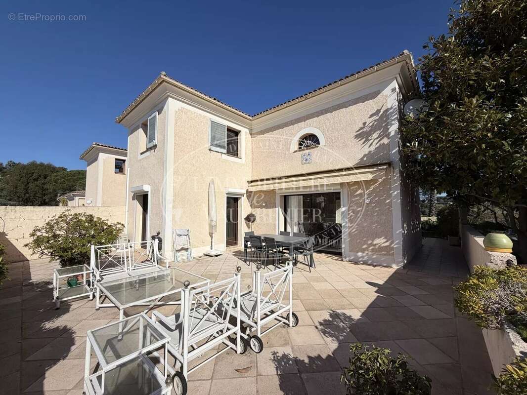 Maison à VILLENEUVE-LOUBET